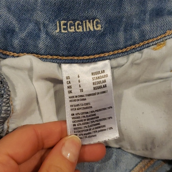 Low Rise Jeggings - Picture 4 of 5